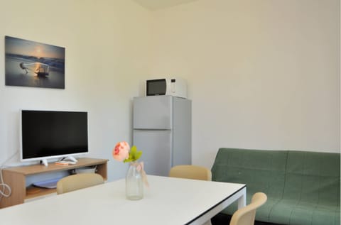 Apartment, 1 Bedroom, Balcony | Room amenity