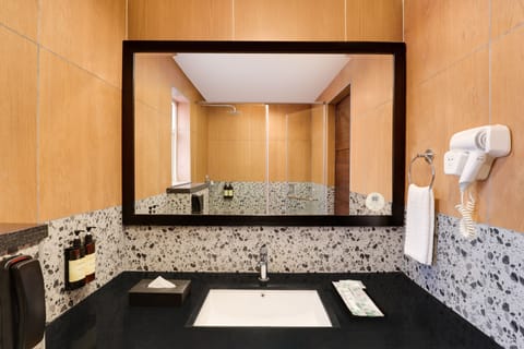 Presidential Suite | Bathroom | Shower, rainfall showerhead, hair dryer, bathrobes