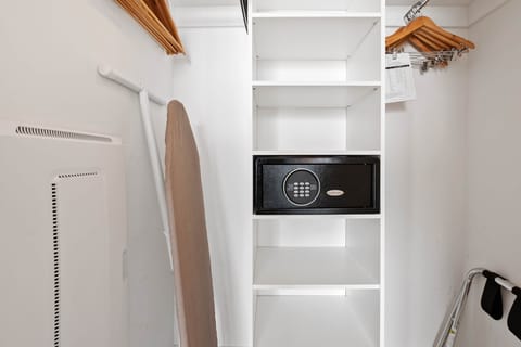 24 print 4010 s ocean dr 2706