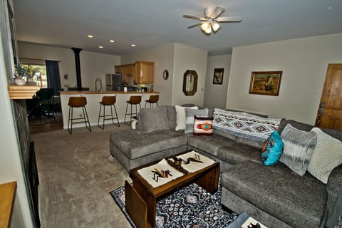 Open Living Area adjoining to the Kitchen (3)