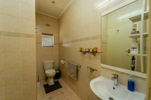 Room, 1 Bedroom, Accessible, Terrace | Bathroom