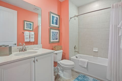 Villa, 3 Bedrooms | Bathroom | Towels, shampoo