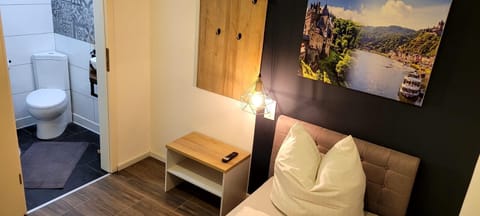 Elite Single Room | Free WiFi