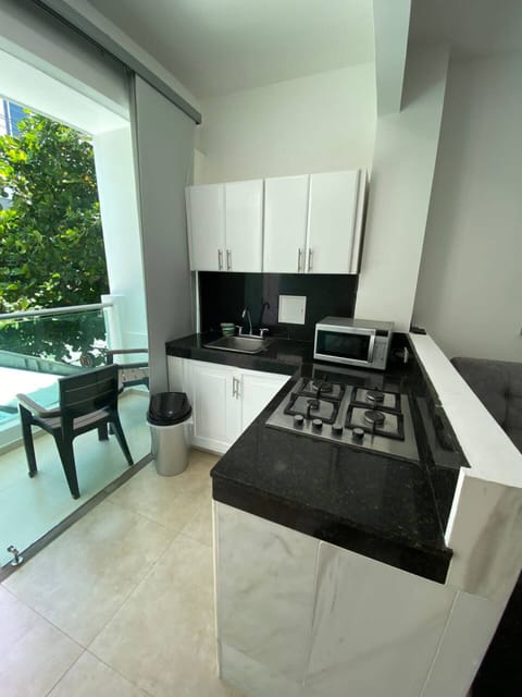 Deluxe Studio Suite | Private kitchen