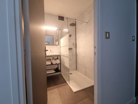 Individually decorated, individually furnished, desk, free WiFi