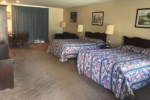 Deluxe Room, Multiple Beds, Non Smoking | Bed sheets