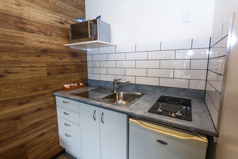 Premium Studio | Private kitchen | Microwave, coffee/tea maker, electric kettle, toaster