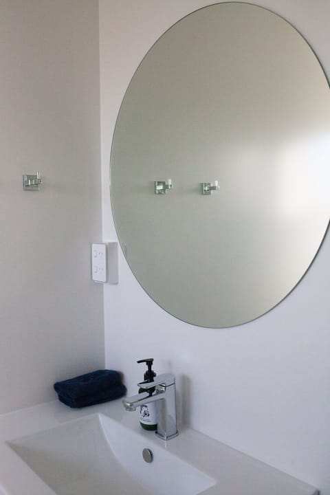 Self-Contained Unit - Kaka | Bathroom | Shower, hair dryer, towels