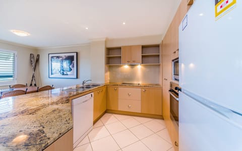 3 Bedroom Penthouse | Private kitchen | Fridge, microwave, oven, stovetop