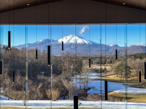 Breakfast, lunch, dinner served; garden views