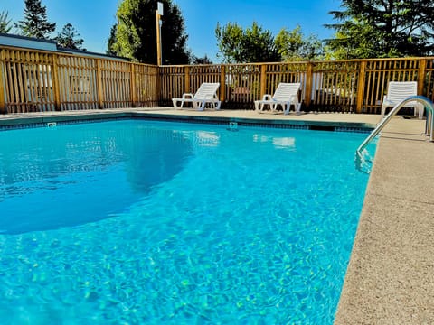 Seasonal outdoor pool