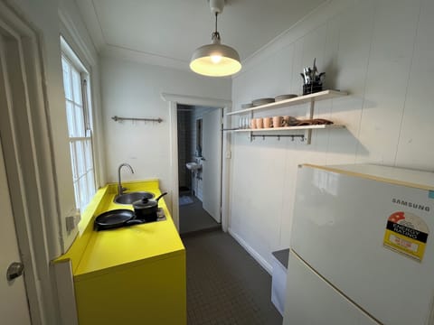 Design Townhome | Iron/ironing board, free WiFi