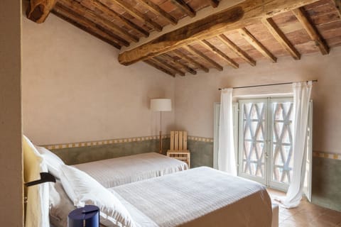 Apartment Casa A | Premium bedding, down comforters, individually decorated, soundproofing