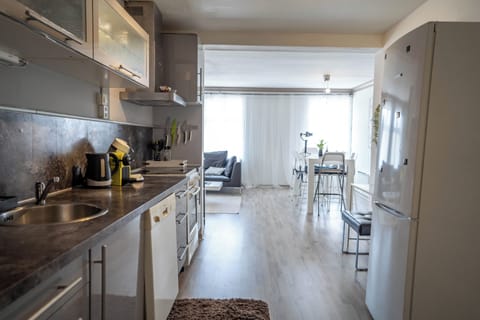 Apartment, 4 Bedrooms, Smoking, Balcony | Private kitchen