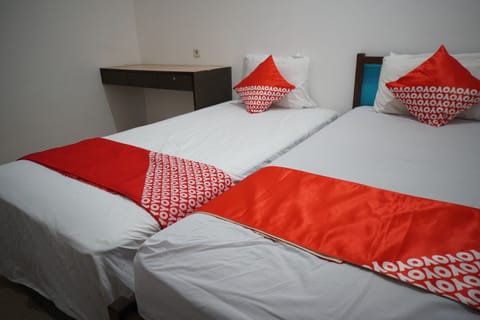 Standard Twin Room | Free WiFi, bed sheets