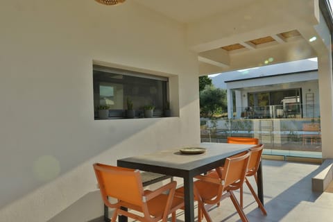 Room, 2 Bedrooms, Private Pool, Garden View | Balcony