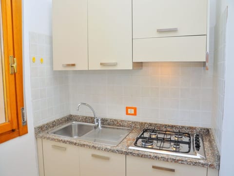 Apartment, 1 Bedroom, Balcony, Garden View | Interior