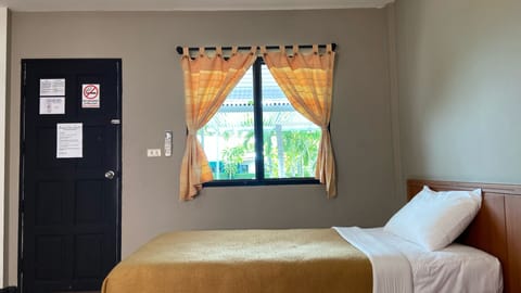 Basic Room, 1 Bedroom, Non Smoking, Balcony | Blackout drapes