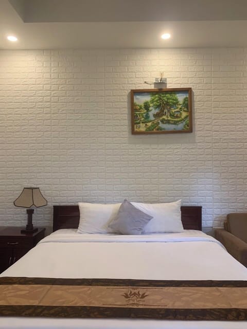 Deluxe Double Room | In-room safe, desk, iron/ironing board, free WiFi