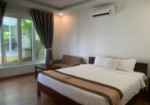 Deluxe Double Room | In-room safe, desk, iron/ironing board, free WiFi