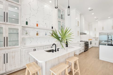 Salt & Light - Seacrest - Second Floor - Wet Bar