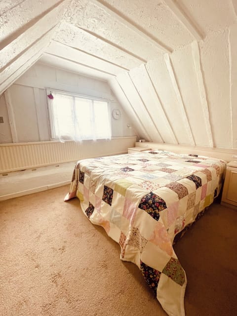 Cottage | 3 bedrooms, free WiFi, bed sheets