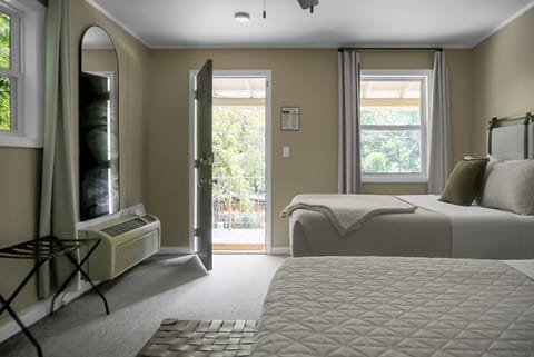 Comfort Room | Individually decorated, iron/ironing board, free WiFi