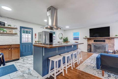 Beautiful open kitchen.