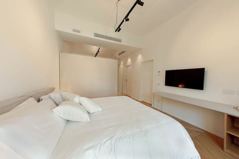 Luxury Villa | In-room safe, iron/ironing board, free WiFi