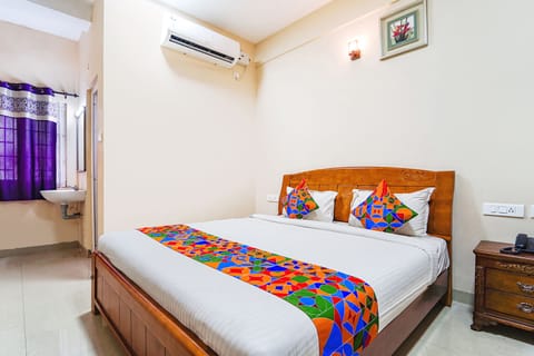 Deluxe Room | Egyptian cotton sheets, premium bedding, in-room safe, free WiFi