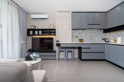 Comfort Condo | Living area | Smart TV