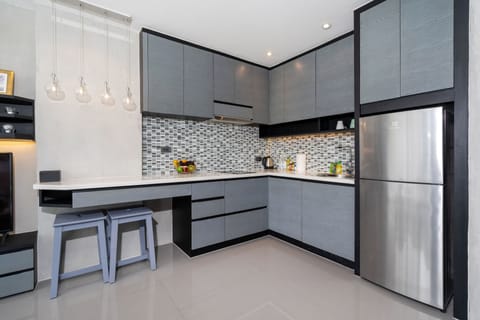 Comfort Condo | Private kitchenette | Electric kettle