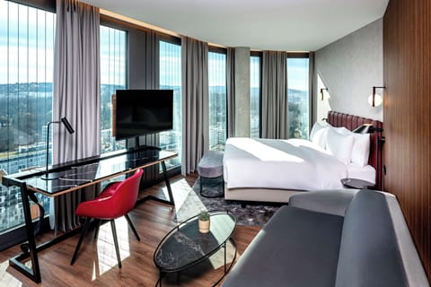 Junior Suite, Non Smoking | Premium bedding, minibar, in-room safe, desk