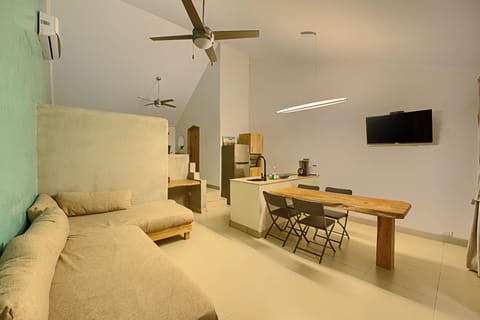 Comfort Cabin | In-room safe, desk, laptop workspace, blackout drapes