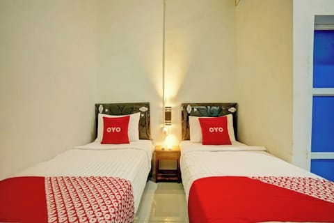 Deluxe Twin Room | Laptop workspace, free WiFi, bed sheets