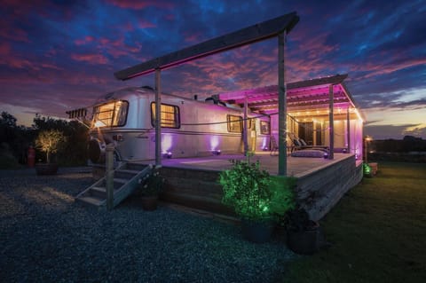 American Airstream - Blossom Farm - Tiers Cross (20712)