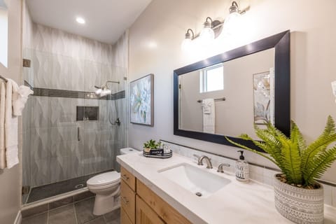 House, 4 Bedrooms | Bathroom | Towels
