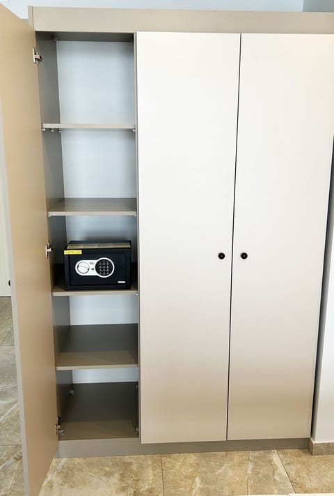 Premium bedding, in-room safe, desk, soundproofing