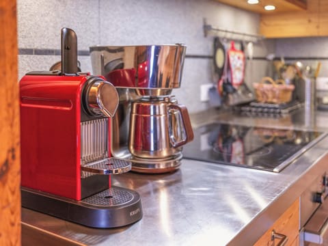 a0ab2e36-9b61-4ebf-8ad6-6a0704d86f16