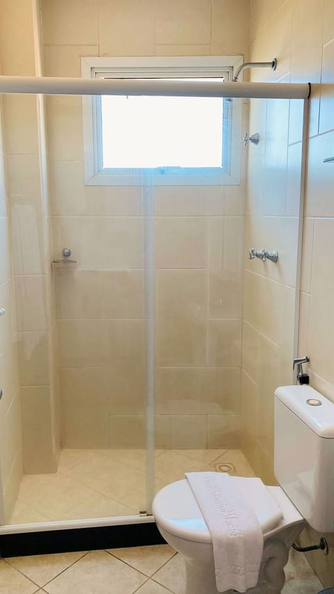 Standard Single Room | Bathroom | Free toiletries