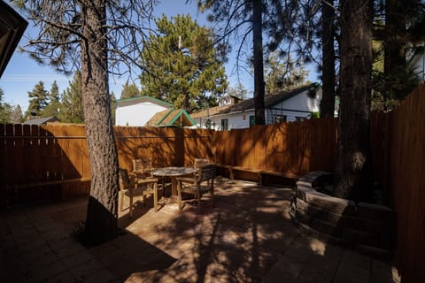 Rustic Loft Cabin | Terrace/patio