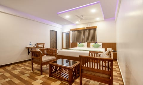 Standard Double Room, Non Smoking | In-room safe, desk, iron/ironing board, rollaway beds