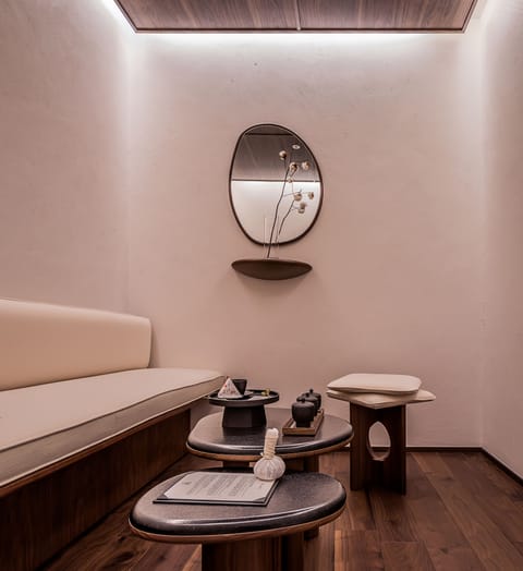 Couples treatment rooms, body treatments, aromatherapy