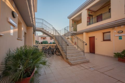 Apartment, 2 Bedrooms, Balcony | Property grounds