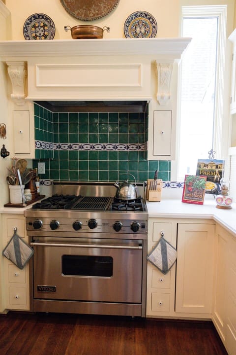 Kitchen Viking Range