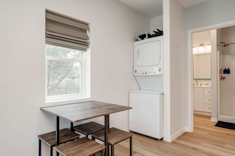 Dining table & workspace