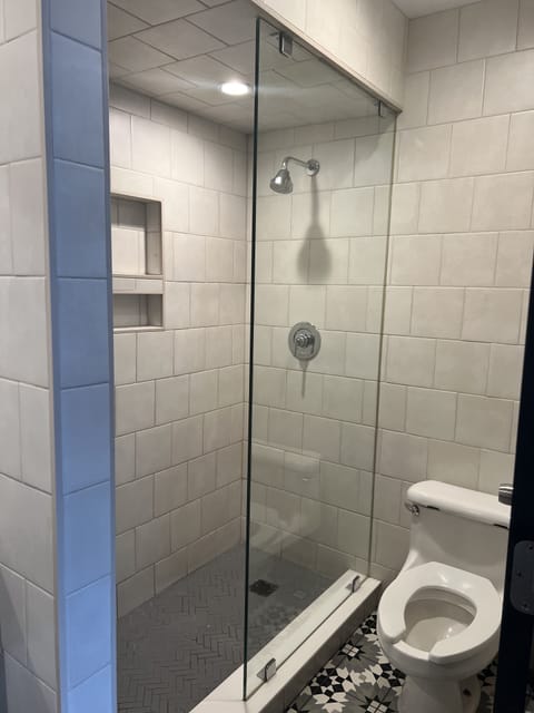 Standard Room | Bathroom | Free toiletries, towels, soap, shampoo