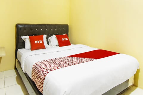 Standard Double Room | Desk, laptop workspace, free WiFi, bed sheets