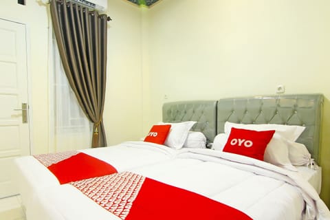 Standard Twin Room | Laptop workspace, free WiFi, bed sheets