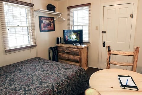 Cabin, 1 Bedroom | 1 bedroom, free WiFi